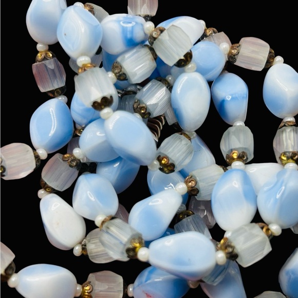 Vintage Baby Blue Atlas Glass & Molded Glass Necklace - Picture 3 of 4